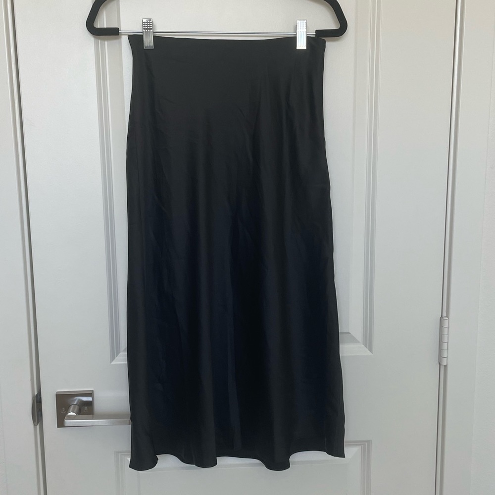 E.ssue Size Small Black Satin Midi Skirt